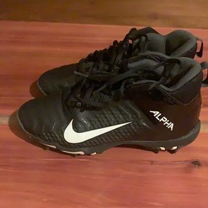 Youth cleats